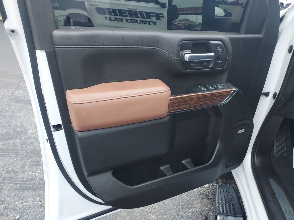 Used 2023 Beige Chevrolet High Country image 11