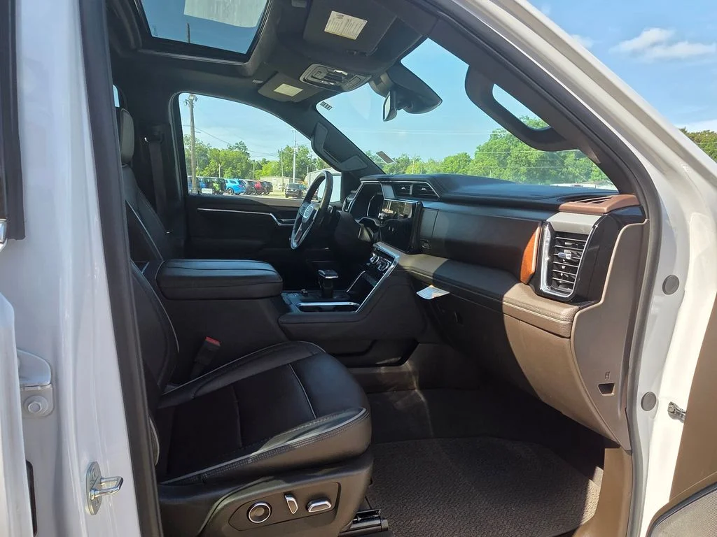 Used 2024 White GMC Denali image 14