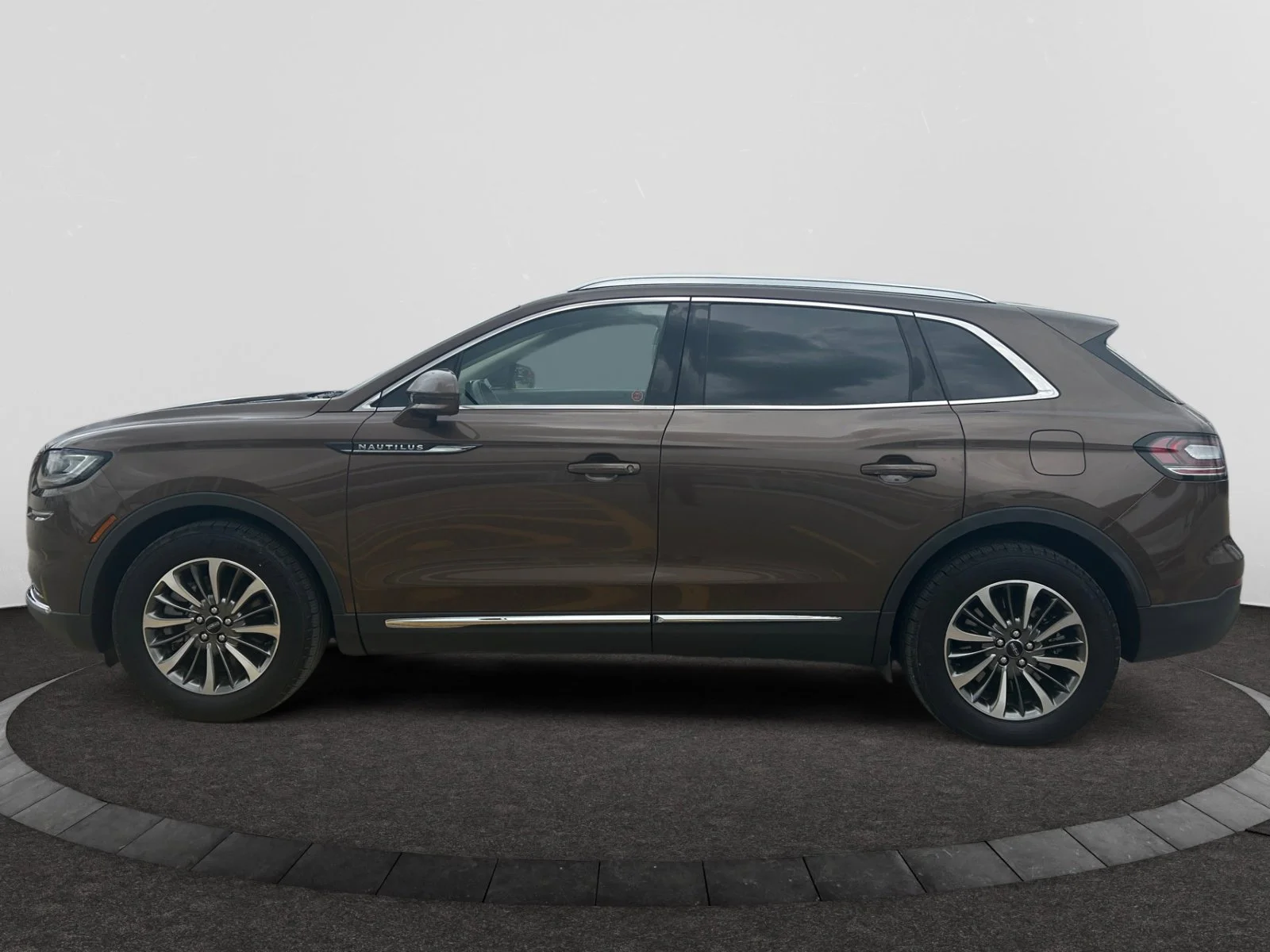 Used 2022 Bronze Lincoln RESERVE AWD image 2
