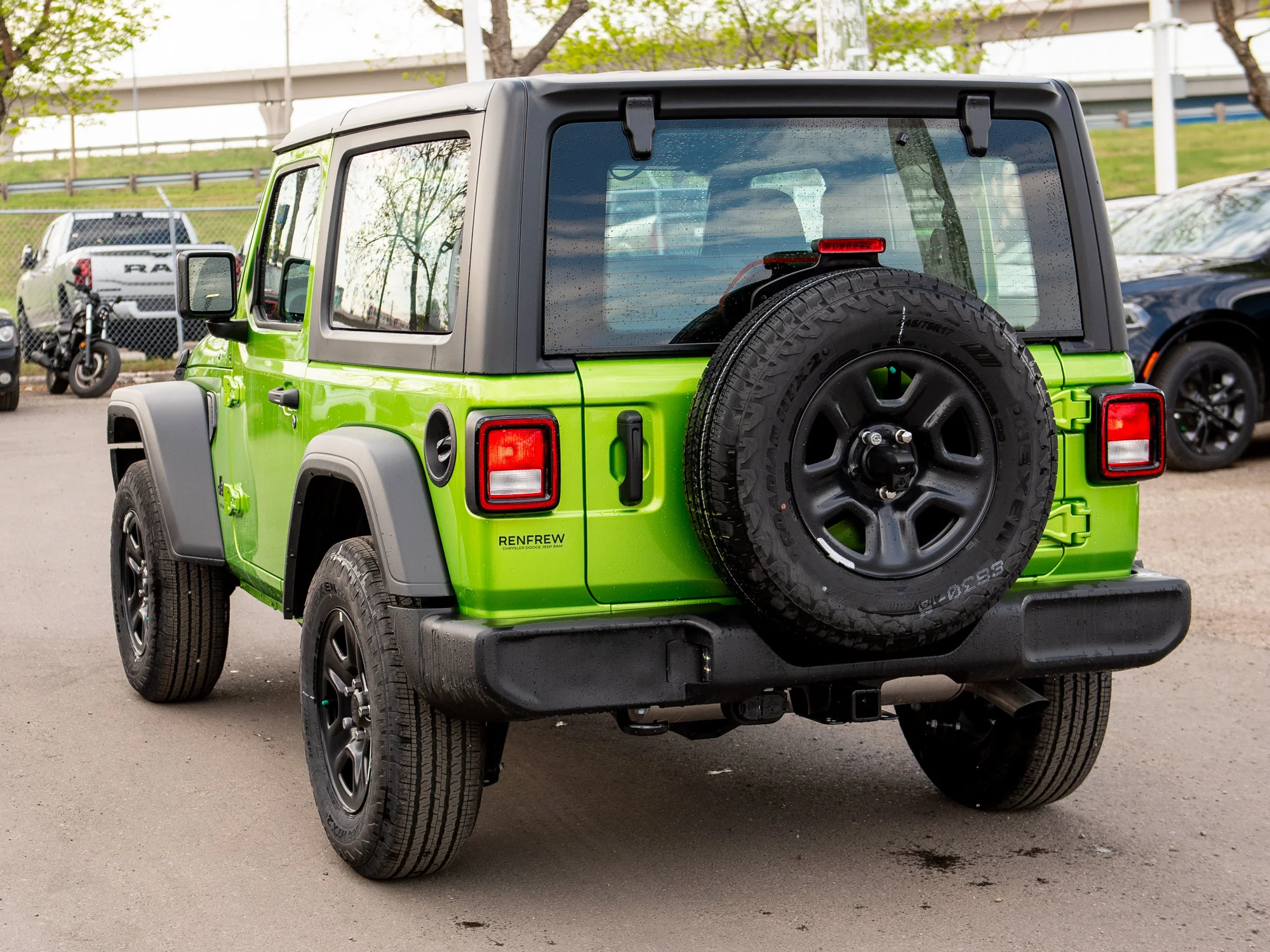 Certified Used 2026 mojito Jeep Sport * No Accidents | Backup Camera | Trailer Tow | Apple CarPlay | Trail Ready image 13