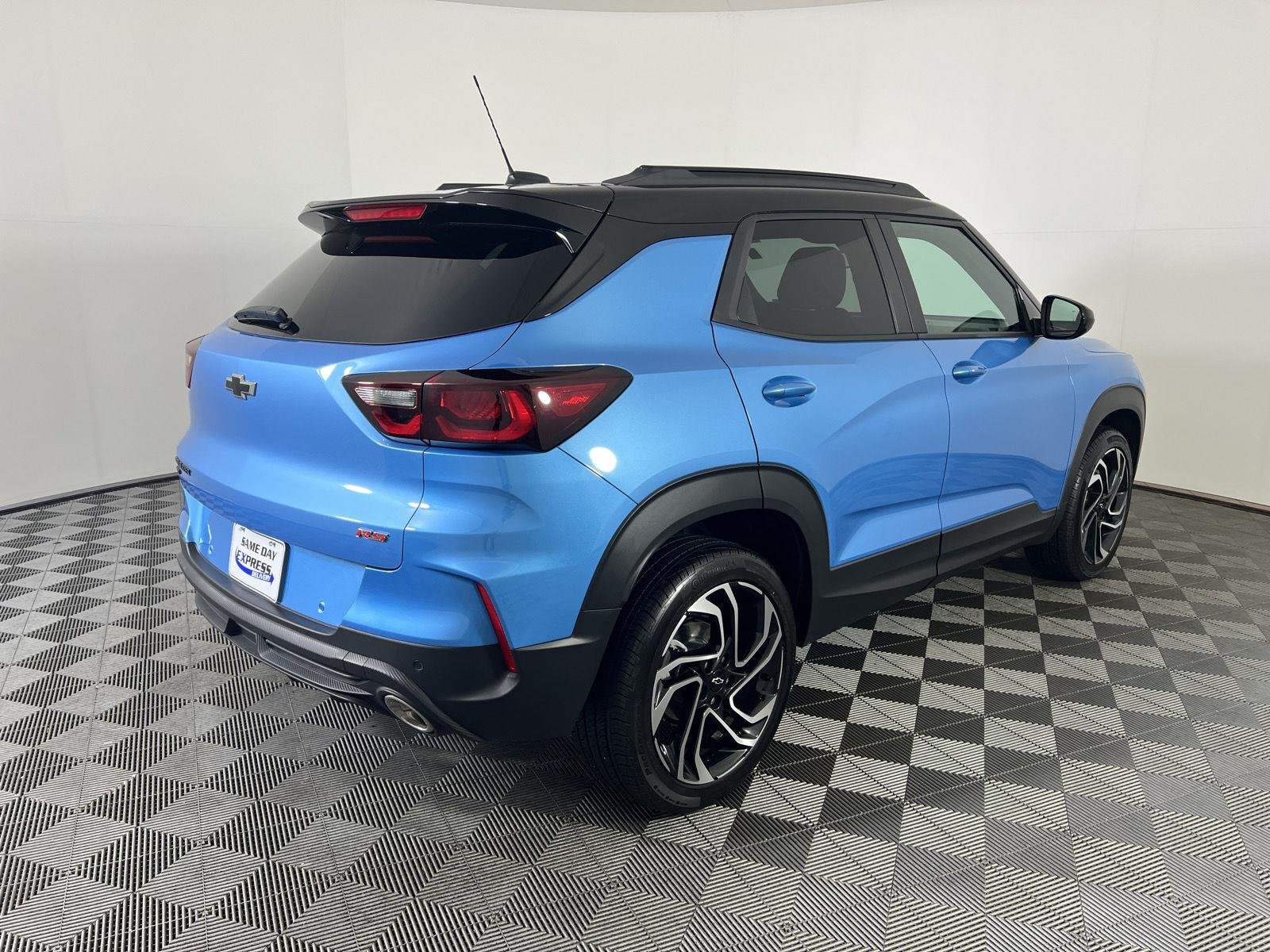 Used 2026 Marina Blue Metallic Chevrolet RS image 28
