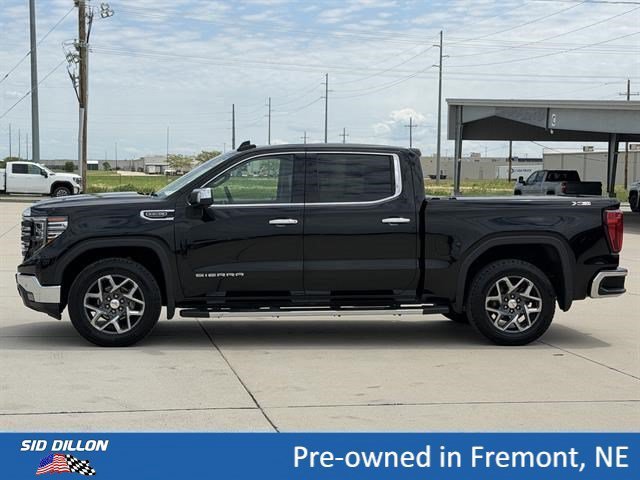 Used 2022 Onyx Black GMC SLT image 8