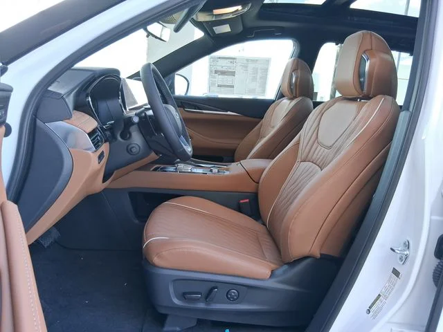 New 2027 2T RAD WHT INFINITI Autograph AWD image 18