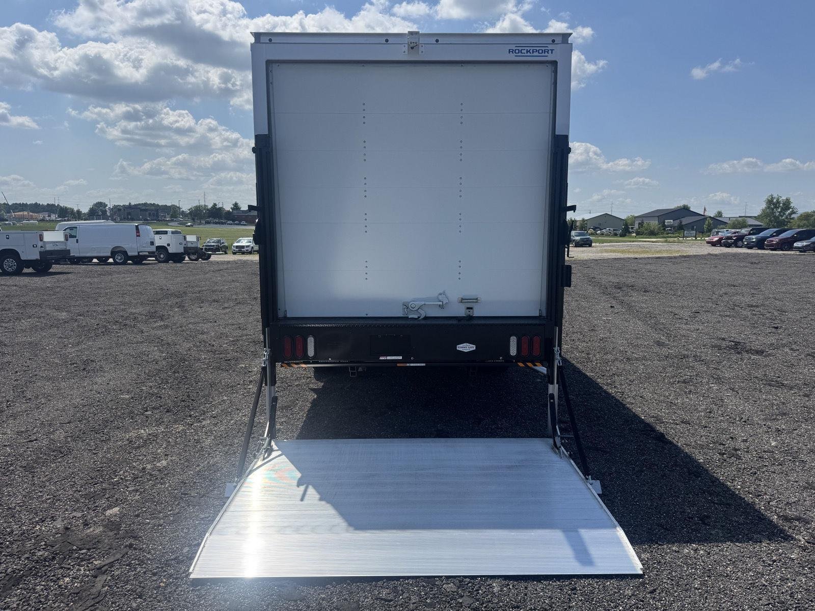 New 2026 Summit White Chevrolet 1WT image 4