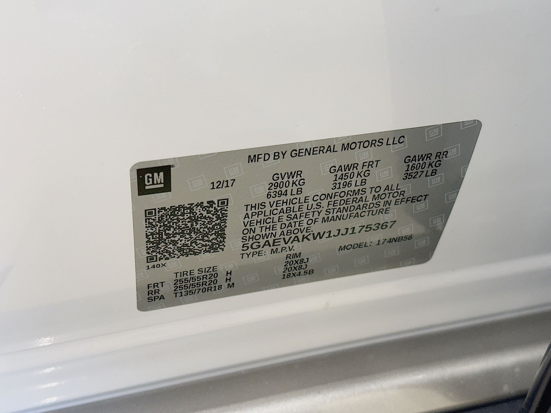 Used 2018 White Frost Tricoat Buick Essence image 32