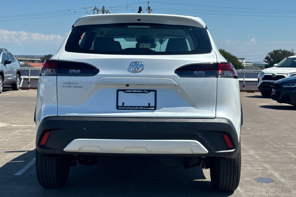 Used 2026 Beige Toyota L image 5