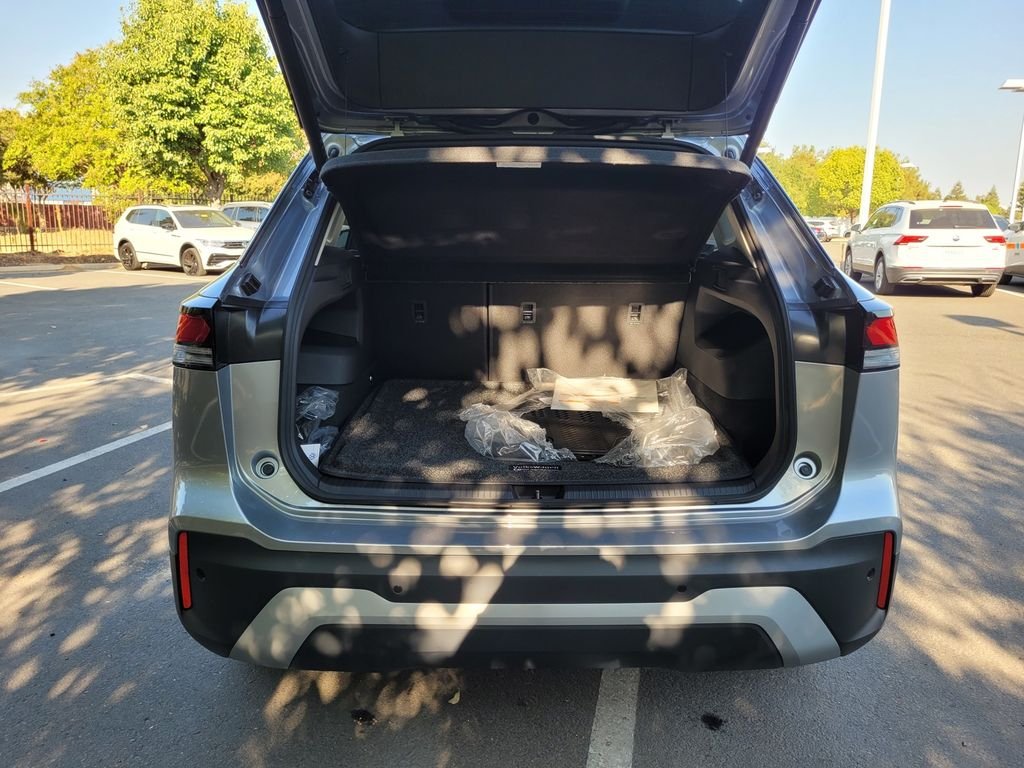 New 2026 Silver Volkswagen SE image 27