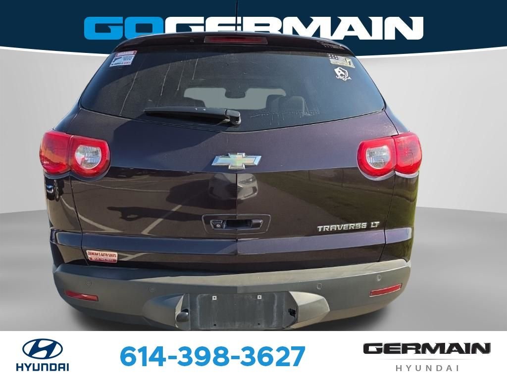 Used 2010 Red Chevrolet 2LT image 8