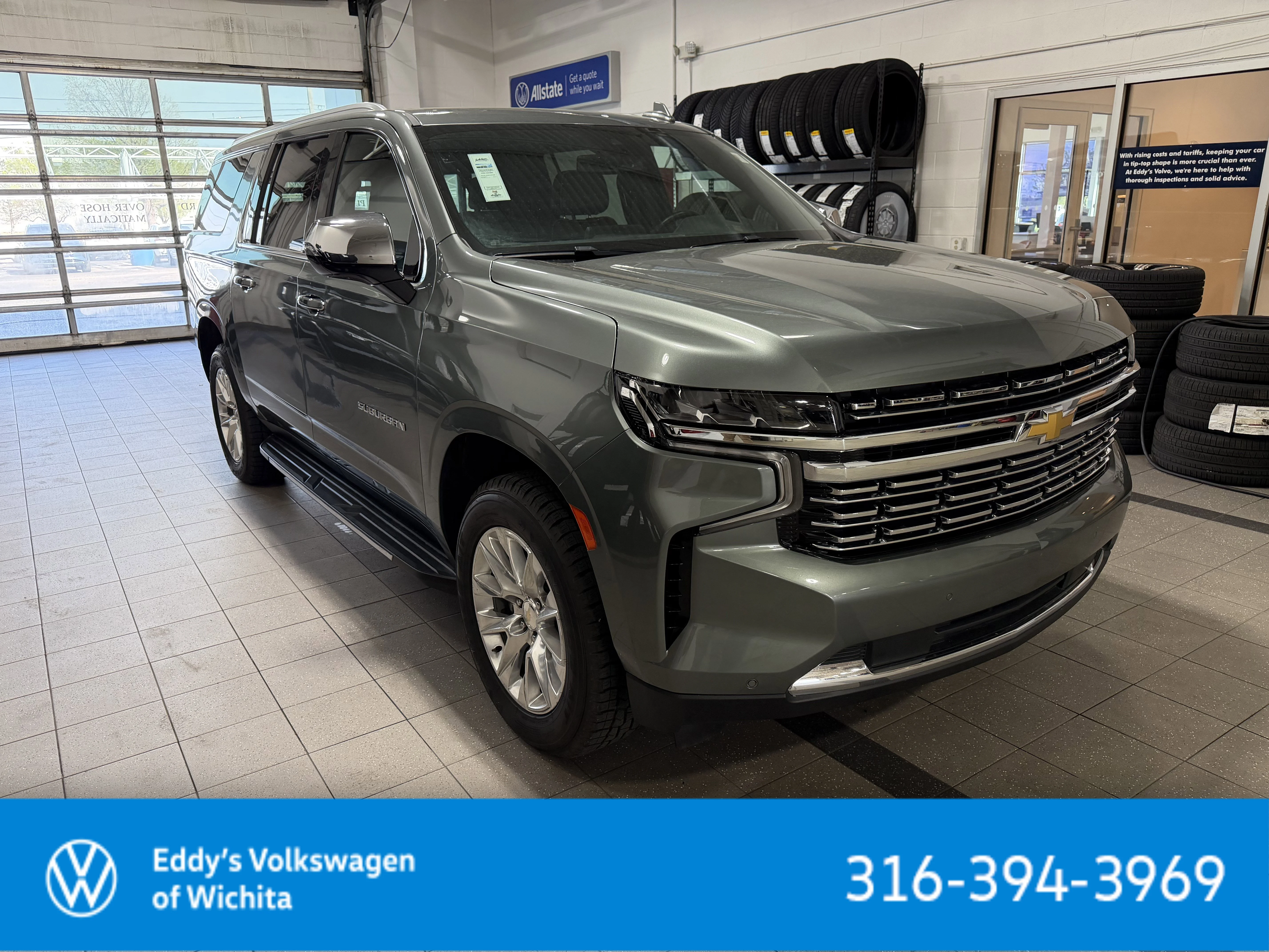 2023 Chevrolet Suburban 2WD 1500 Premier's photo