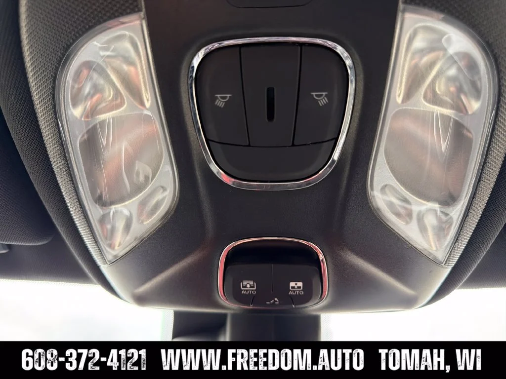 Used 2025 Red Jeep Latitude image 21