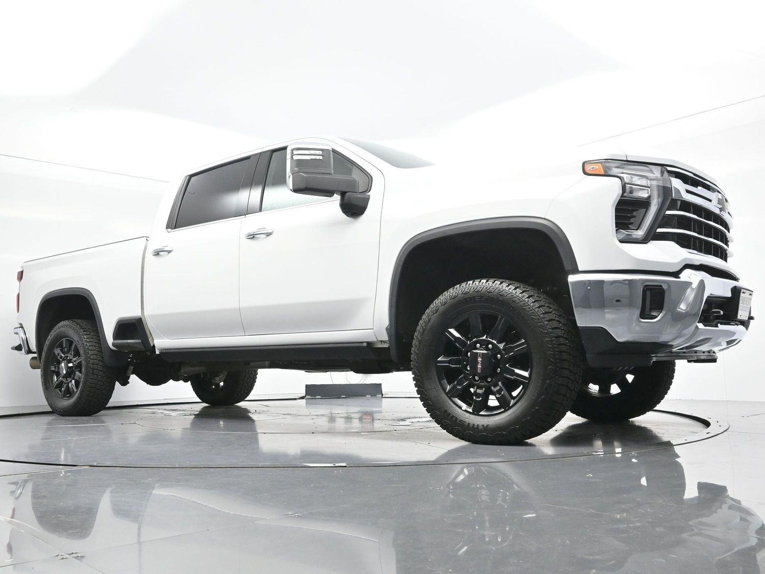 Used 2024 Summit White Chevrolet LTZ image 41