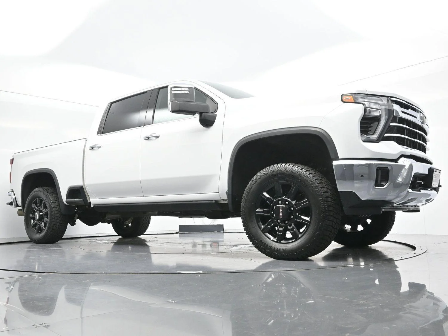 Used 2024 Summit White Chevrolet LTZ image 41