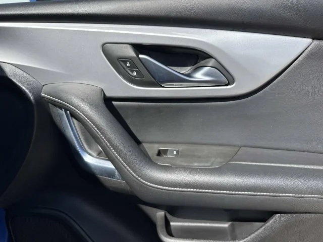 Used 2025 Blue Chevrolet LT image 26