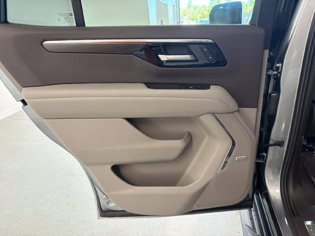 New 2027 Sterling Gray Metallic Chevrolet LT image 9