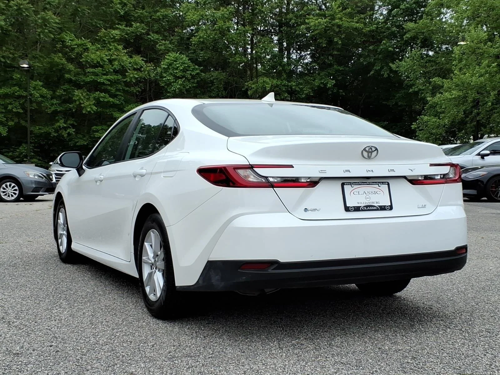 Used 2025 Ice Cap Toyota LE image 9