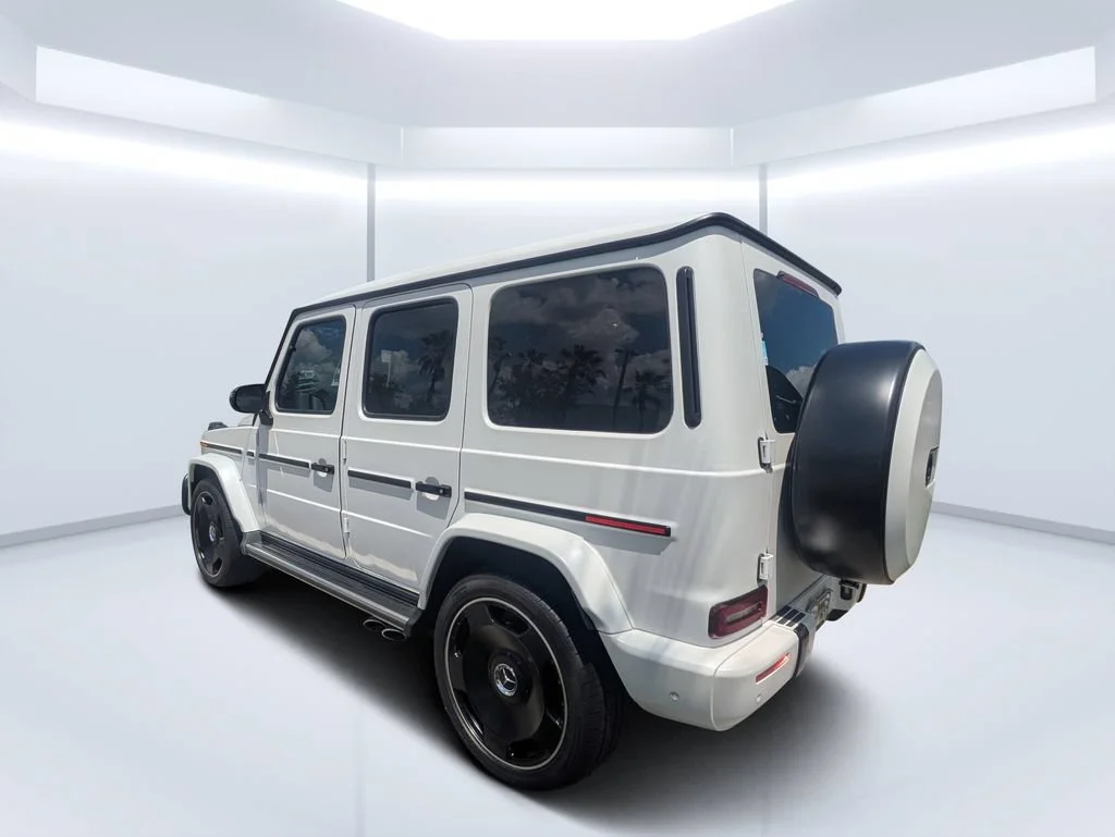 Used 2022 G MANUFAKTUR Moonlight White magno Mercedes-Benz AMG® G 63 image 5