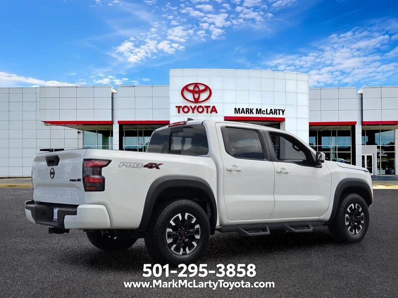Used 2023 Glacier White NISSAN CREW CAB 4X4 PRO-4X AUTO image 5