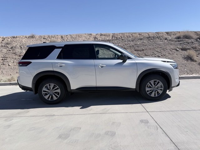 2025 Nissan Pathfinder S photo 4