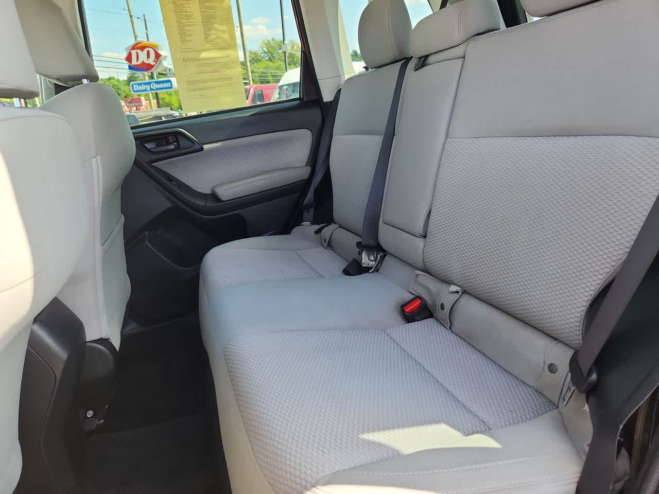 Used 2018 Venetian Red Pearl Subaru Premium image 29