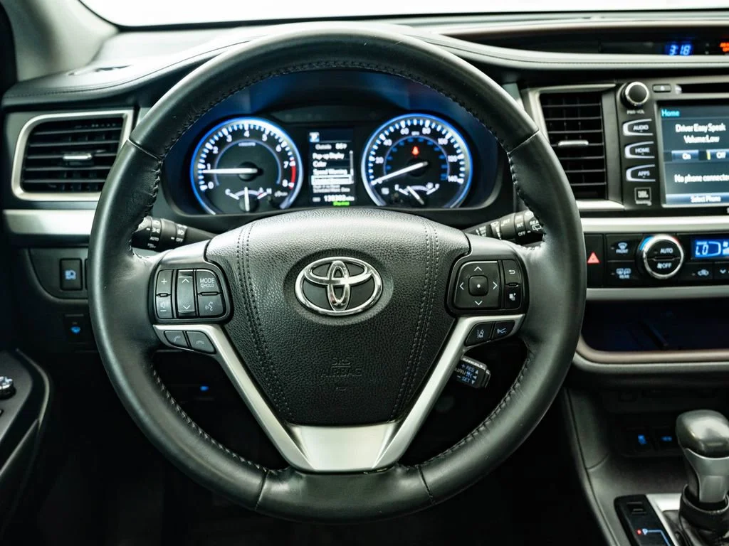 Used 2017 Blizzard Pearl Toyota Limited image 42