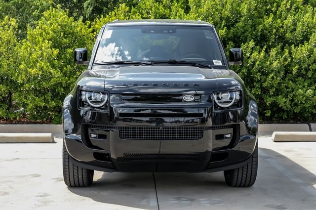 New 2026 Santorini Black Land Rover X-Dynamic SE image 6