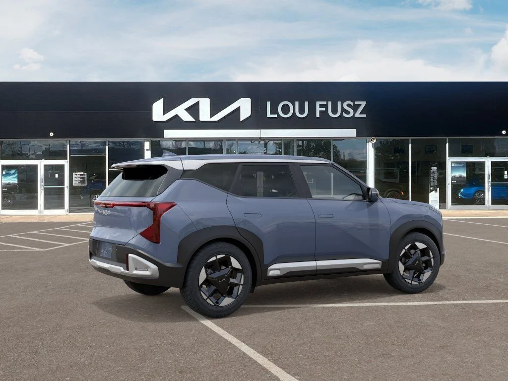 New 2027 Pale Gray Kia EX image 6