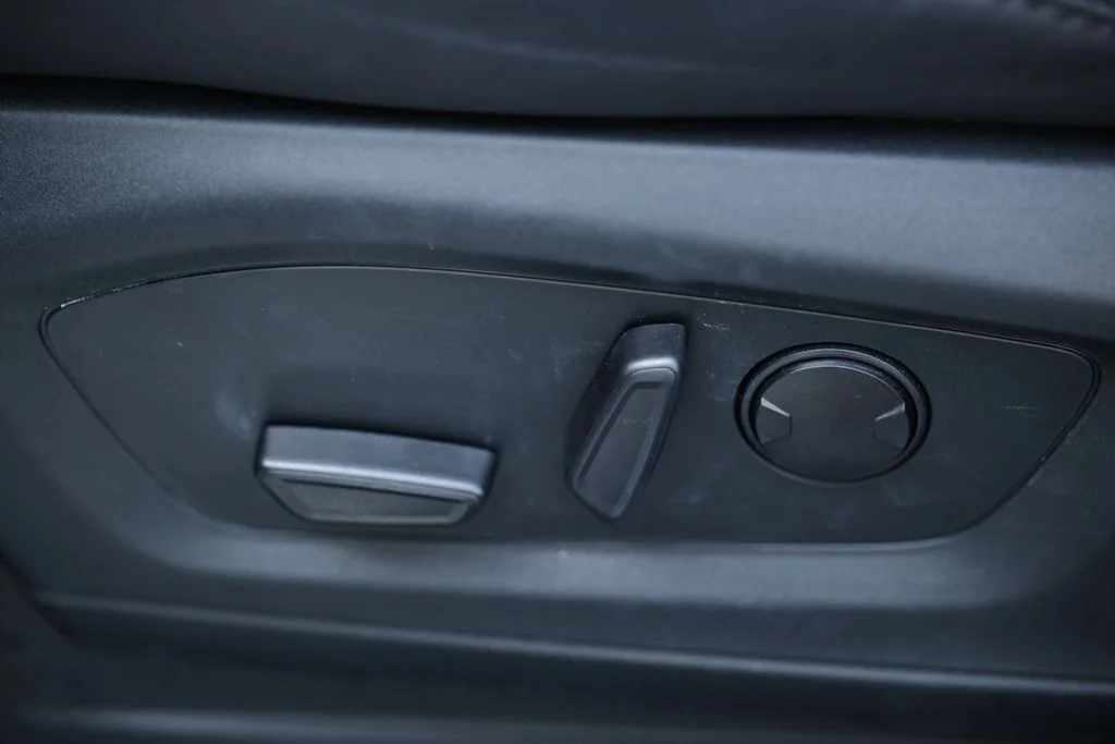 Used 2022 Carbonized Gray Metallic Ford Platinum image 23