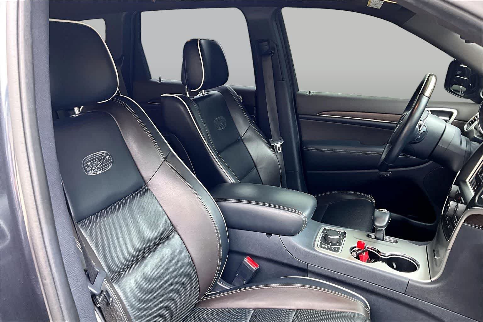 Used 2014 Maximum Steel Metallic Clearcoat Jeep Overland image 8