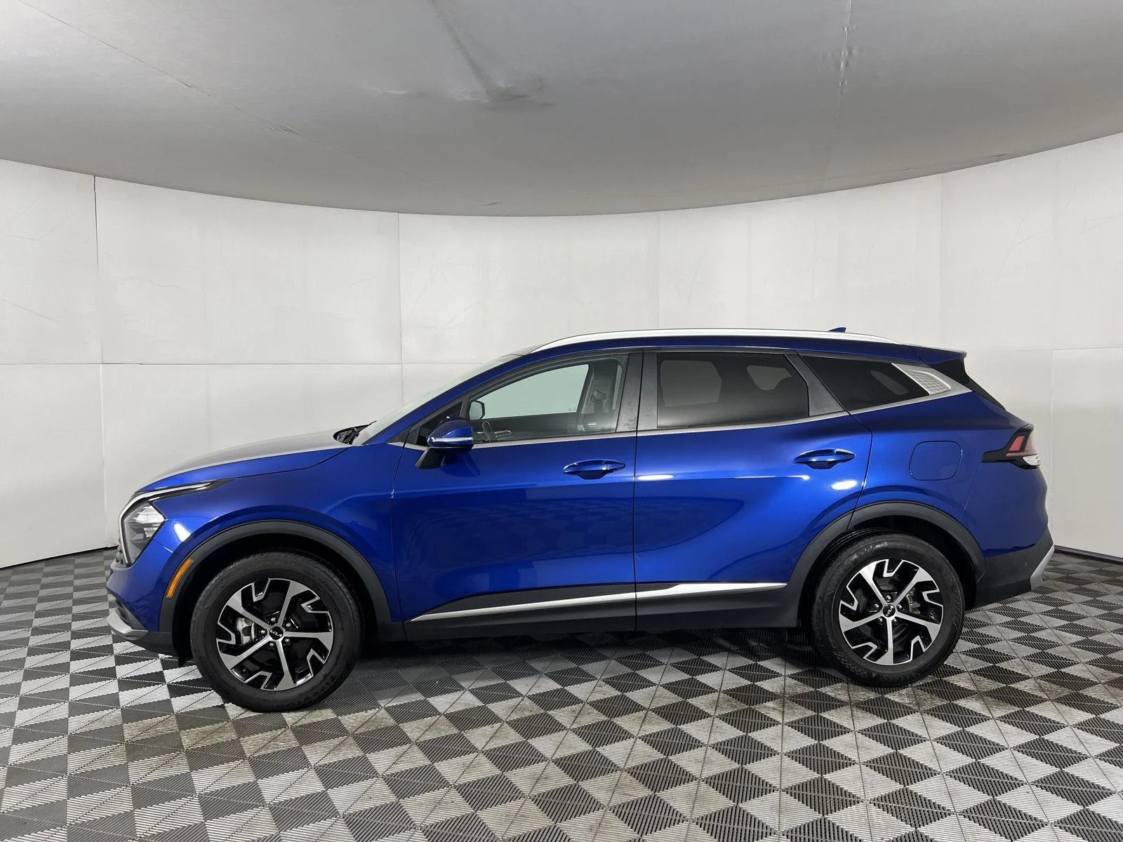 Used 2023 Sapphire Blue Kia EX image 5