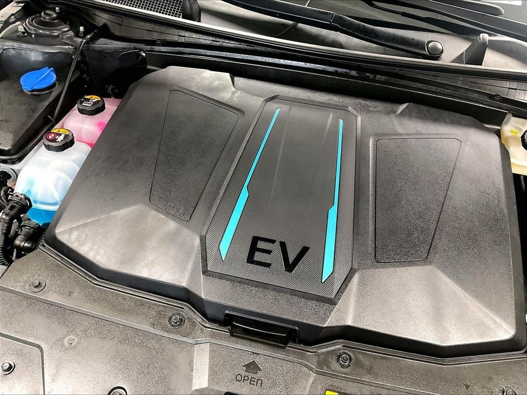 Used 2023 Gray Hyundai SEL image 35