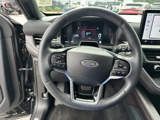 Used 2025 Black Ford Platinum image 15