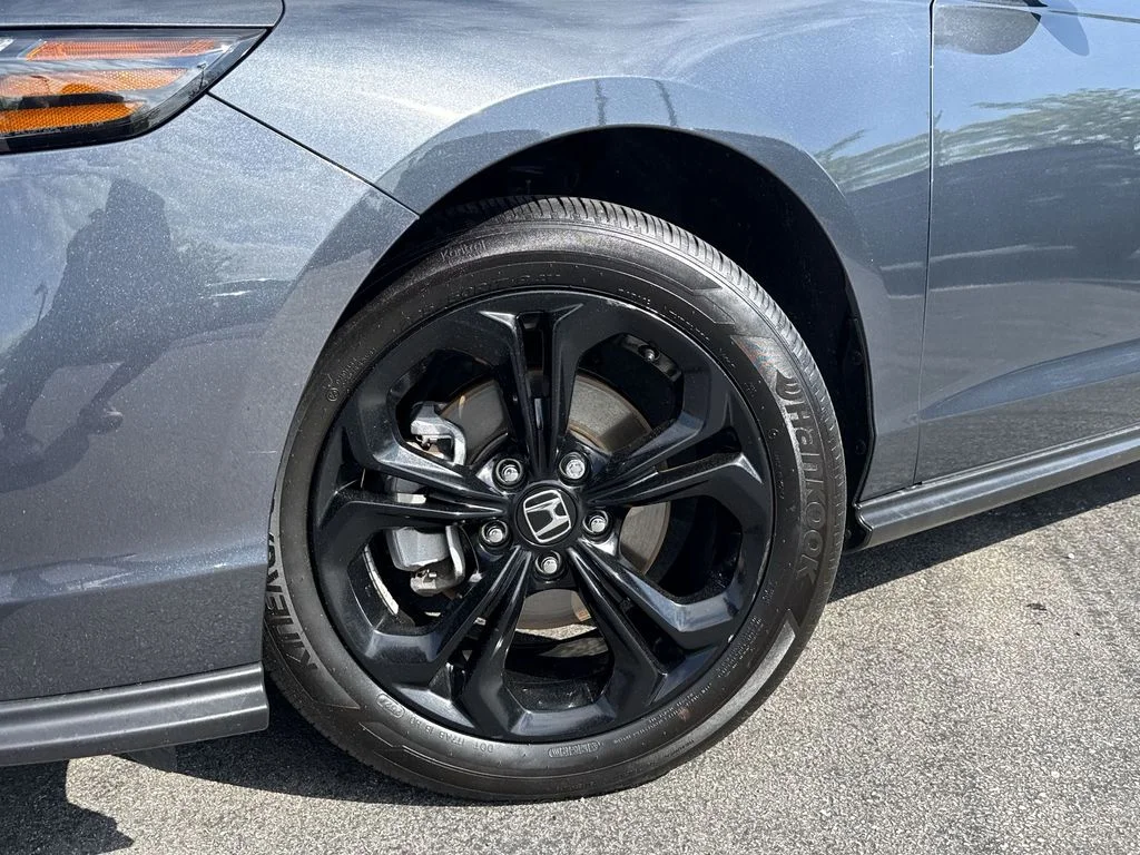 Used 2025 Blue Honda SE image 10