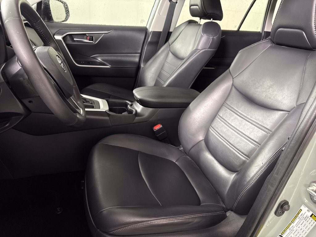 2019 Toyota RAV4 XLE Premium - Photo 11