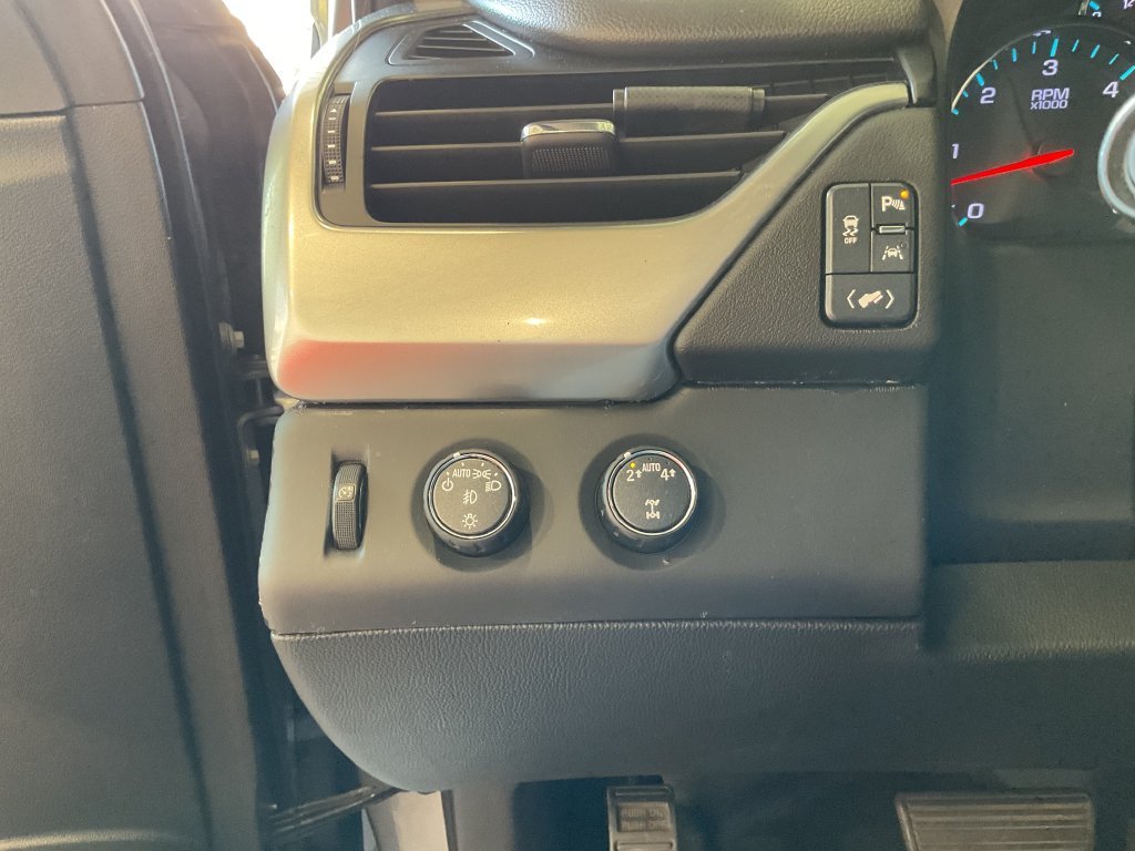 Used 2020 Gray Chevrolet Premier image 19