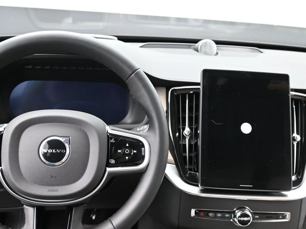 New 2026 Mulberry Red Volvo T8 Ultra image 12