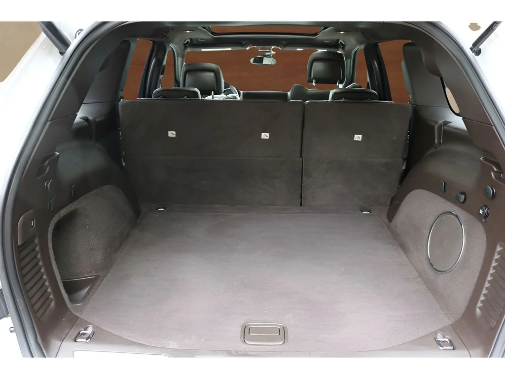 Used 2019 Off-white Jeep Overland image 18
