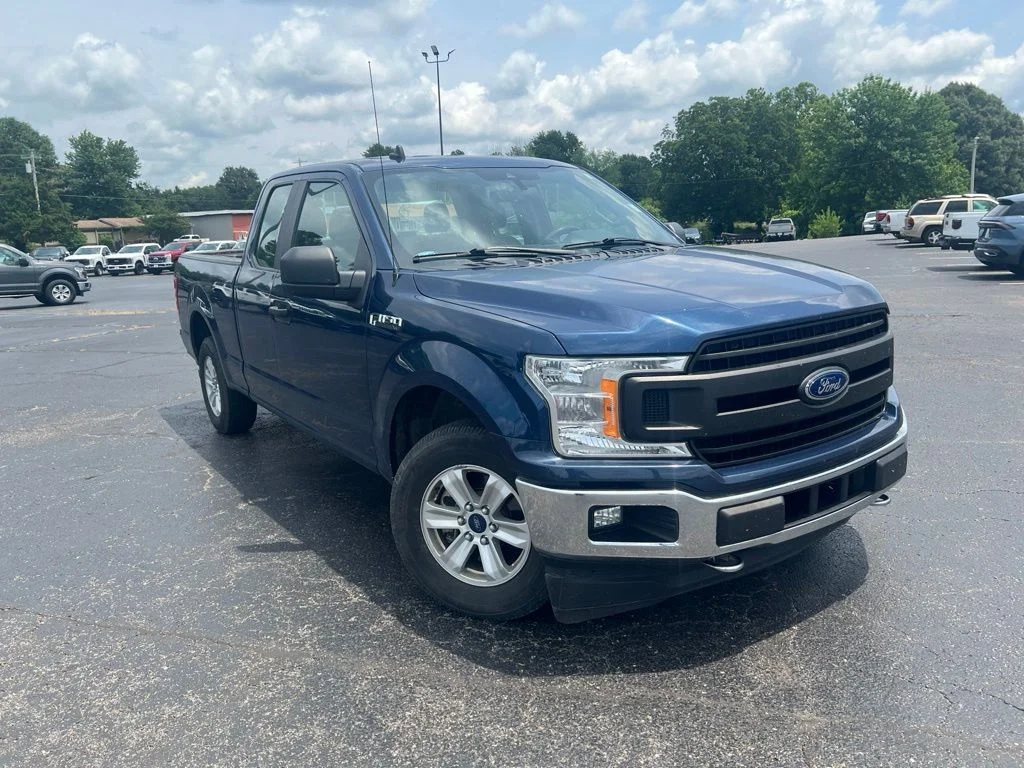 Used 2020 Blue Ford XL image 1