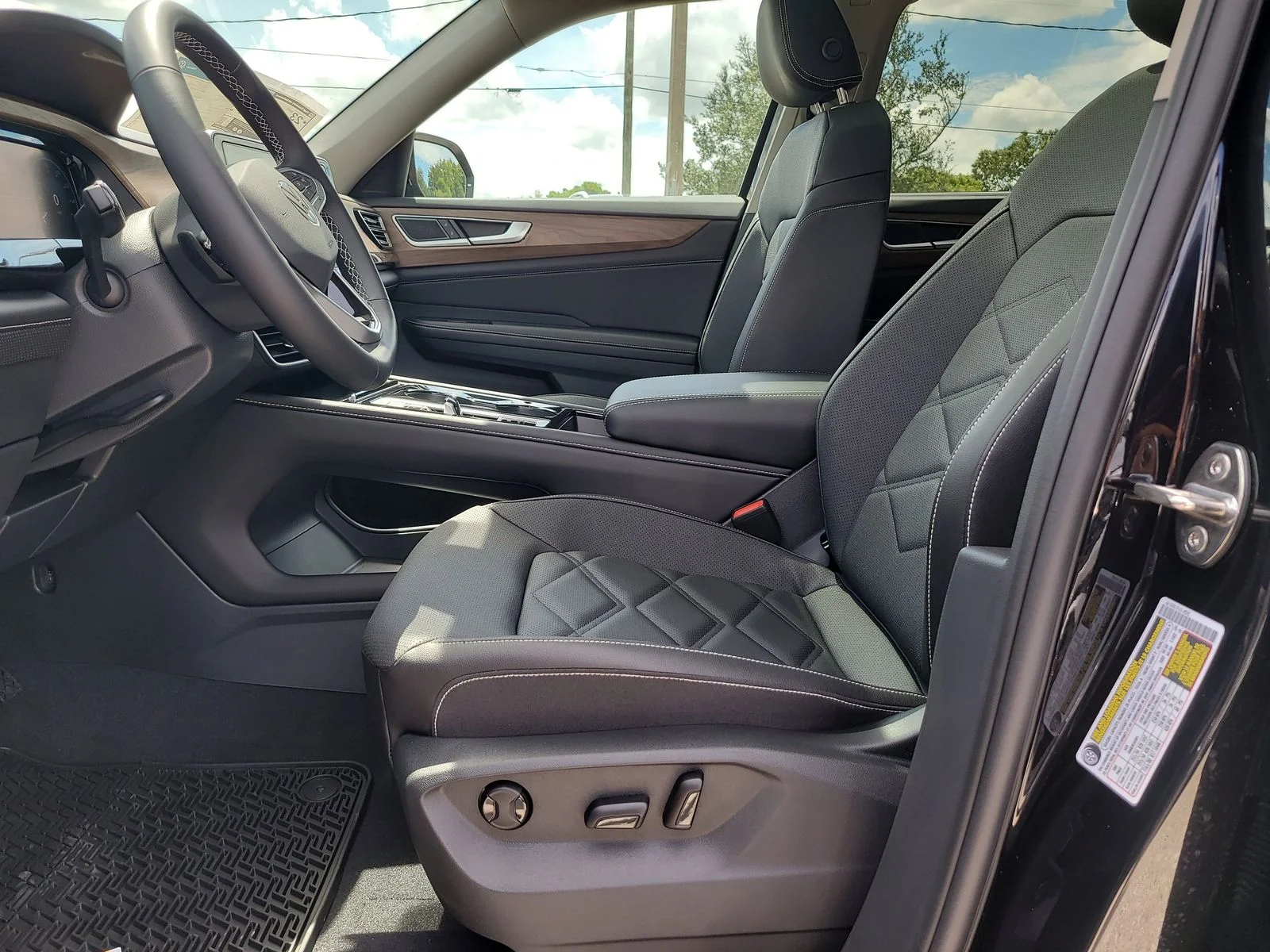 2026 Volkswagen Atlas SE w/Tech - Photo 18