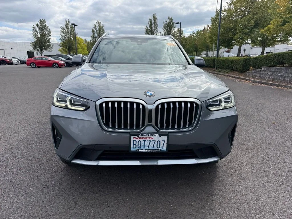 Used 2023 Skyscraper Gray Metallic BMW xDrive30i image 2