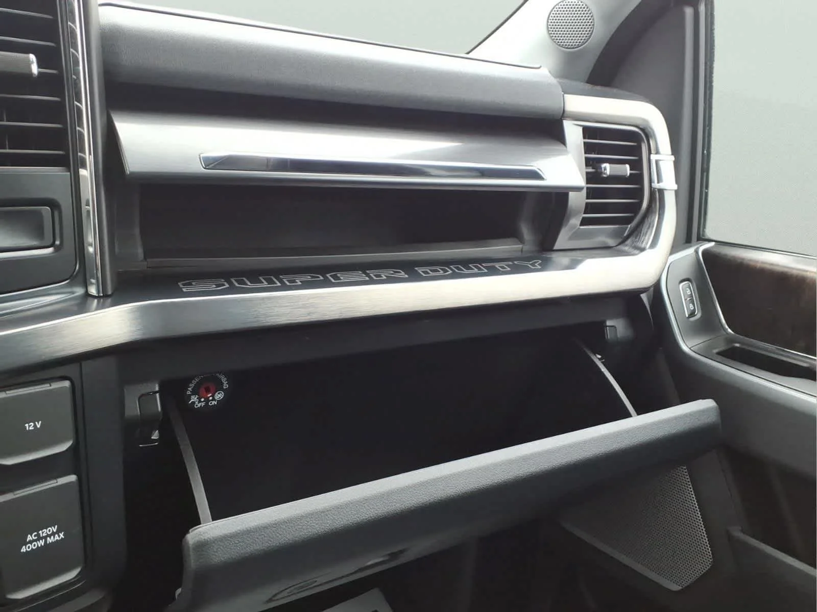 Used 2024 Carbonized Gray Ford LARIAT image 26