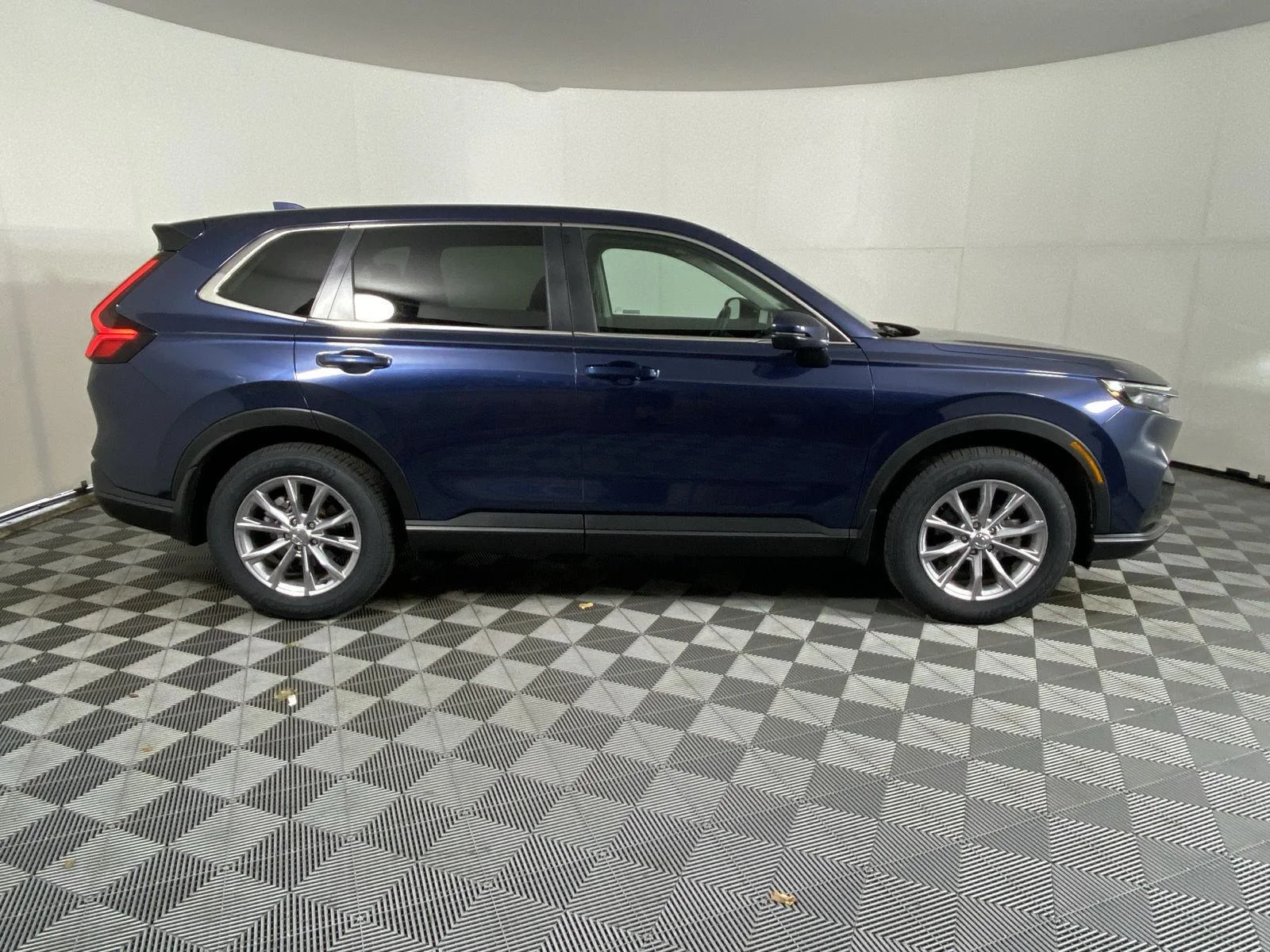 Used 2024 Canyon River Blue Metallic Honda EX image 9