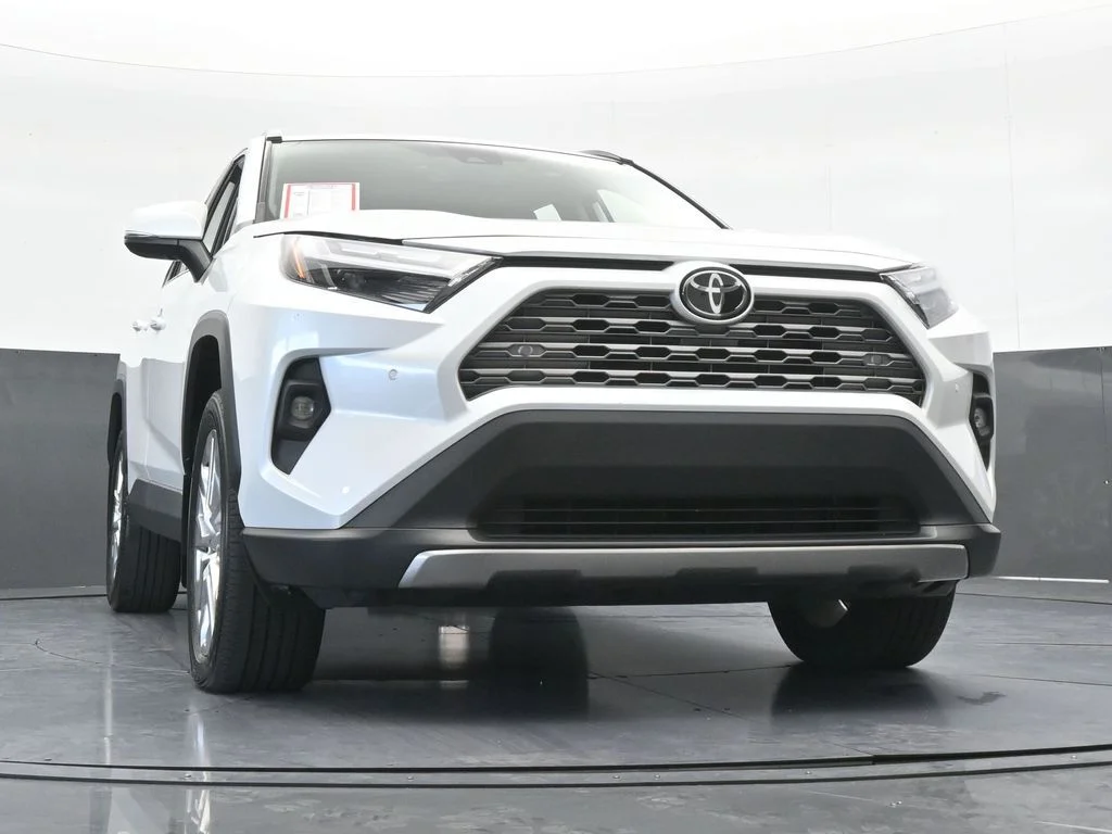 Used 2023 Ice Cap Toyota Limited image 61