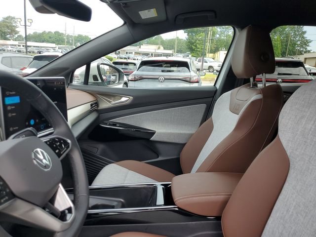Certified Used 2025 White Volkswagen Pro image 17