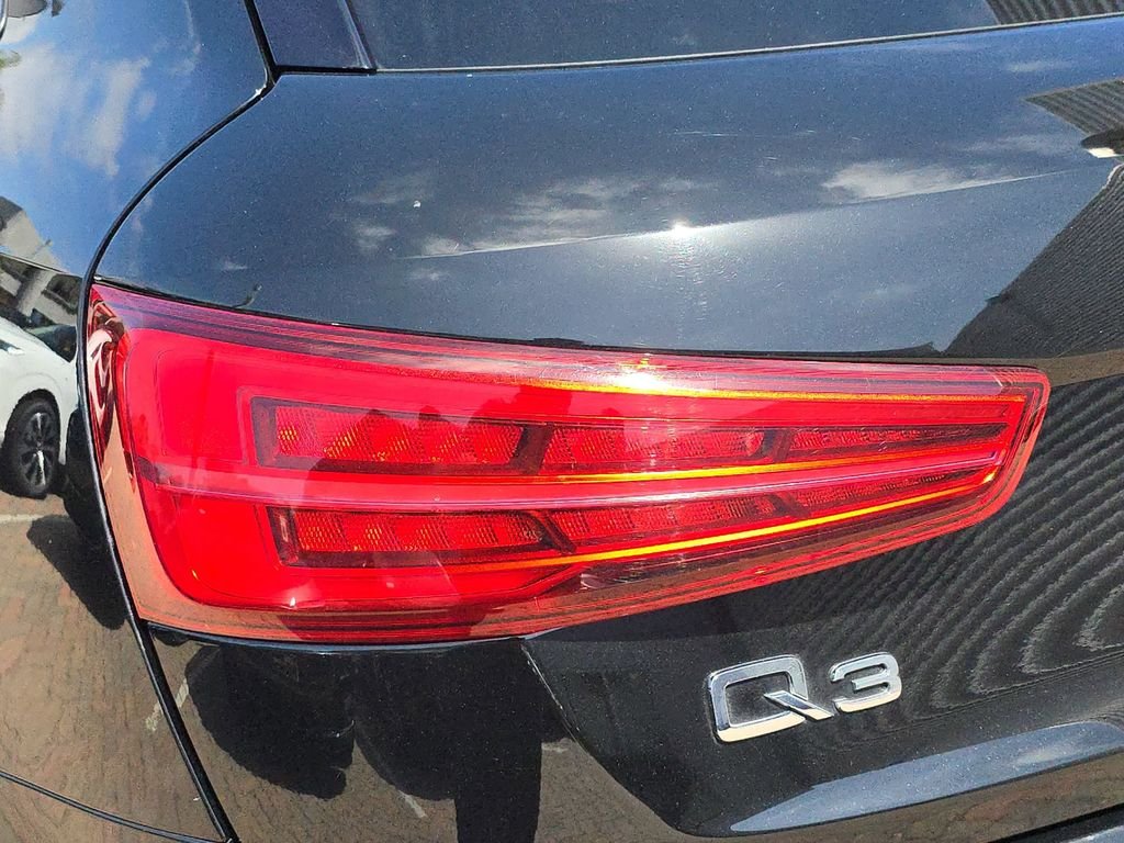 Used 2017  Audi 2.0T Premium image 36