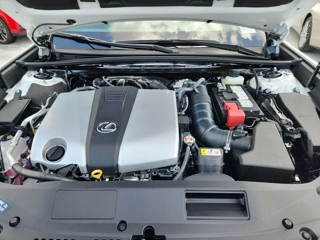 2025 Lexus ES 350 - Photo 26