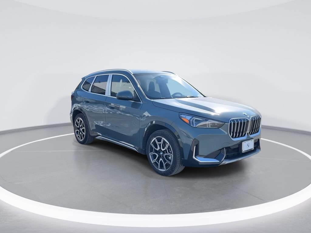 Used 2026 Green Metallic BMW xDrive28i image 2