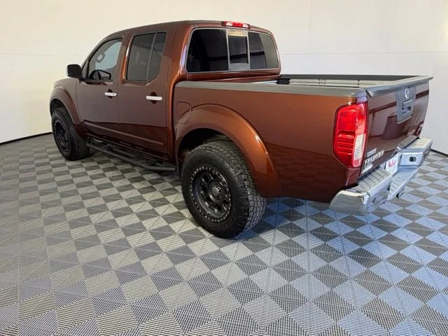 Used 2016 Brown Nissan SV image 5