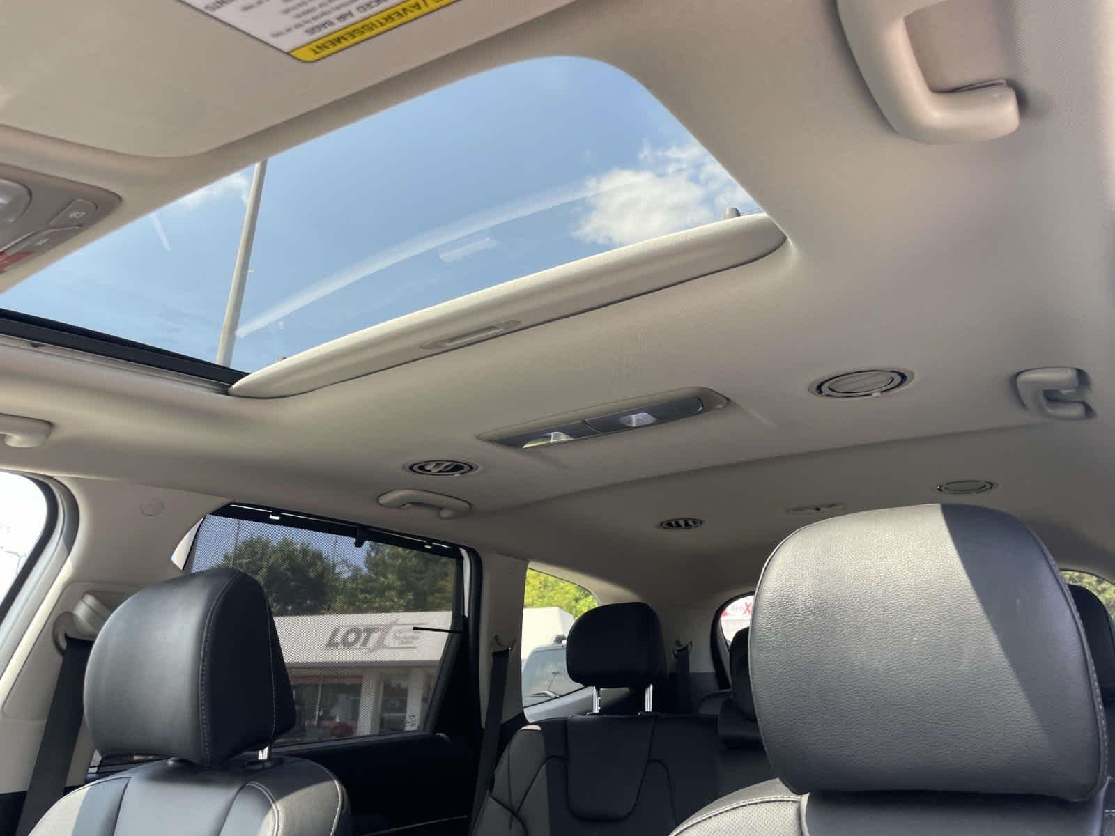 Certified Used 2025 Glacial White Pearl Kia EX image 6
