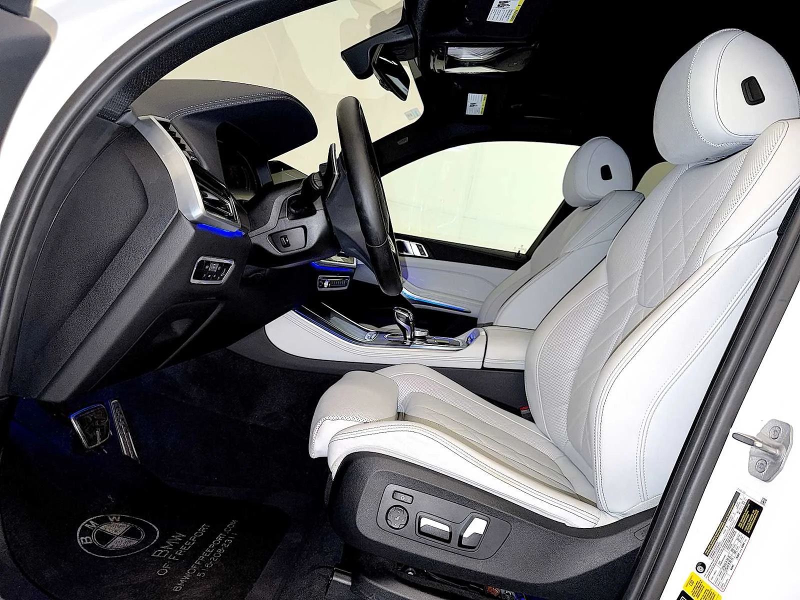Used 2023 Mineral White Metallic BMW xDrive40i image 9