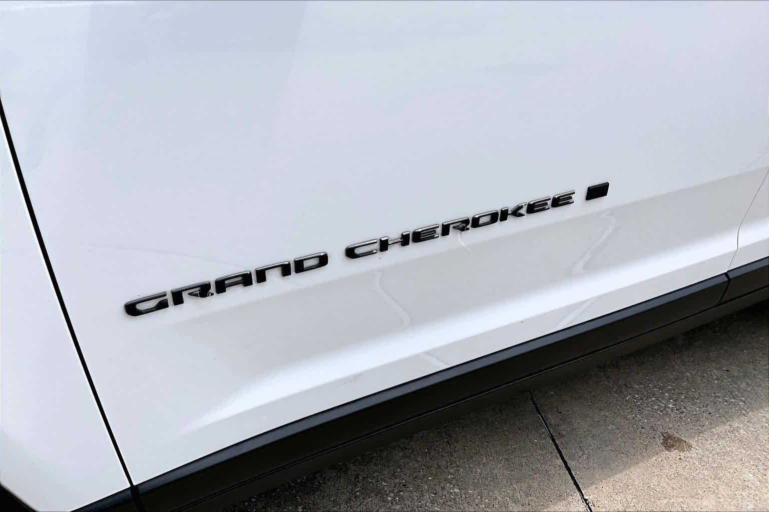 Used 2023 Bright White Clearcoat Jeep Altitude image 10
